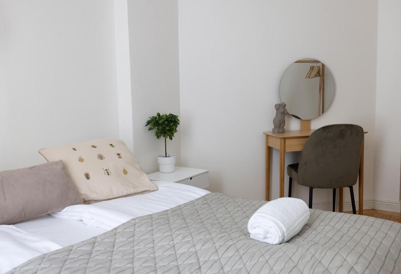 2Ndhomes City Center 2Br Apartment By The Finnish National Theatre With Balcony And Park View Helsinki Extérieur photo