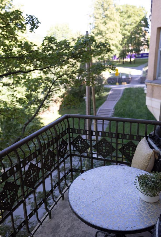 2Ndhomes City Center 2Br Apartment By The Finnish National Theatre With Balcony And Park View Helsinki Extérieur photo