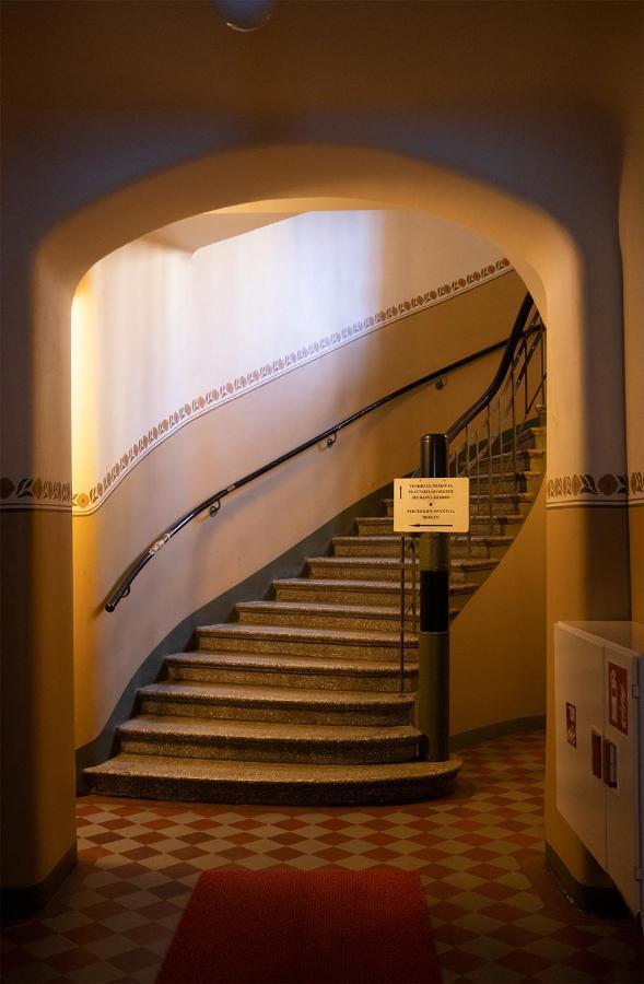 2Ndhomes City Center 2Br Apartment By The Finnish National Theatre With Balcony And Park View Helsinki Extérieur photo
